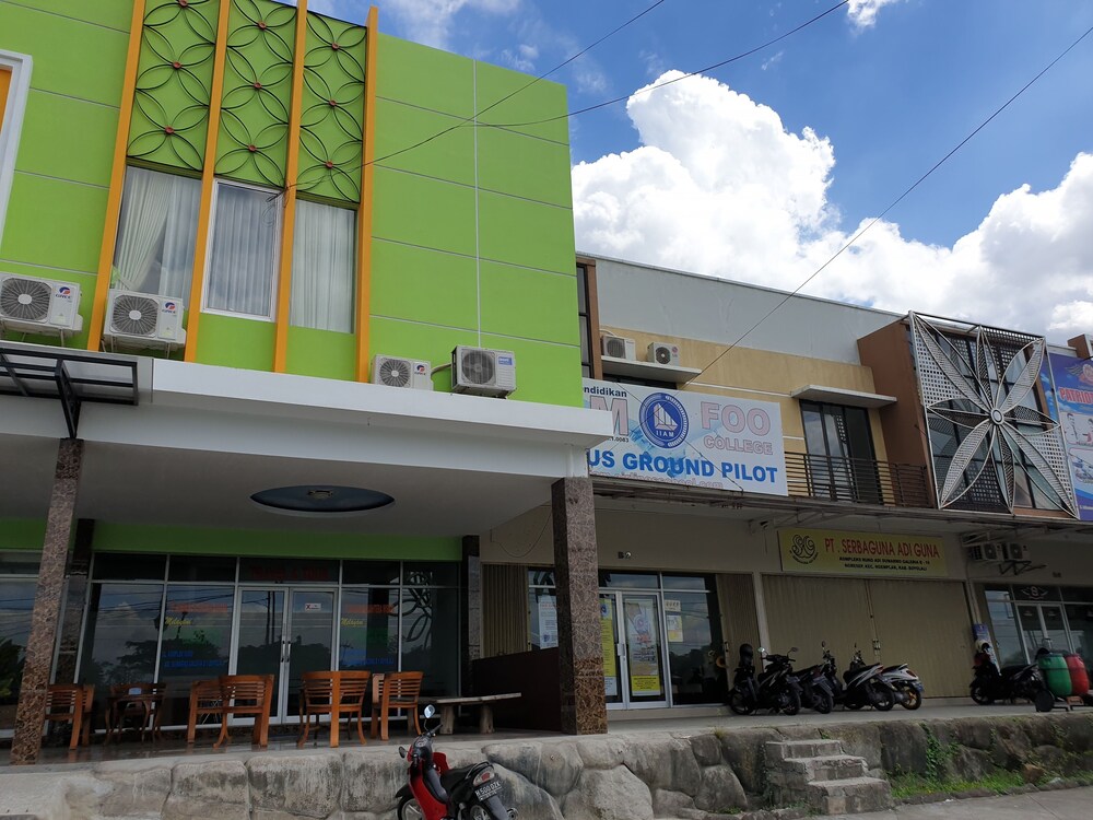 OYO 1049 Hotel Amanah Sejahtera — hotel in Colomadu