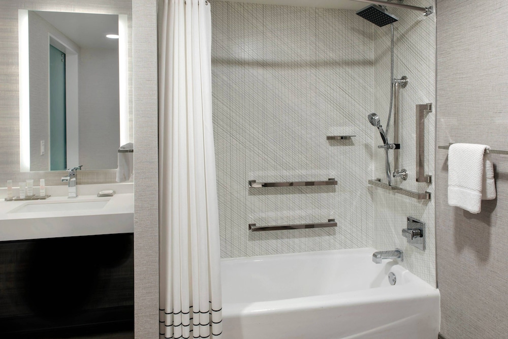 Norfolk Waterside Marriott - photo 15
