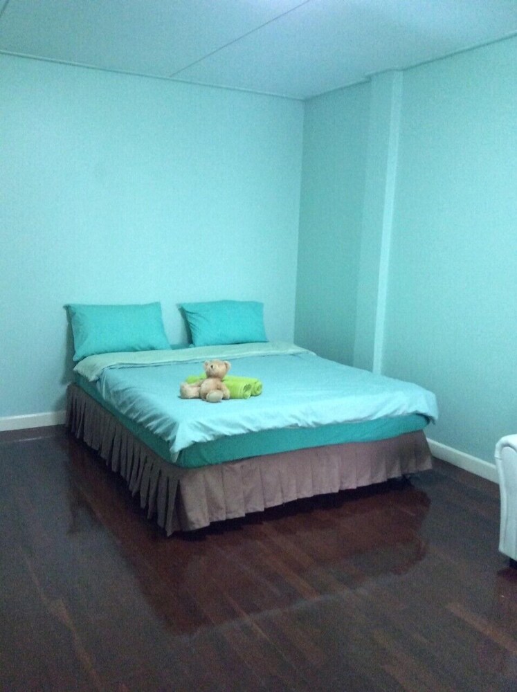 Pin Guest House