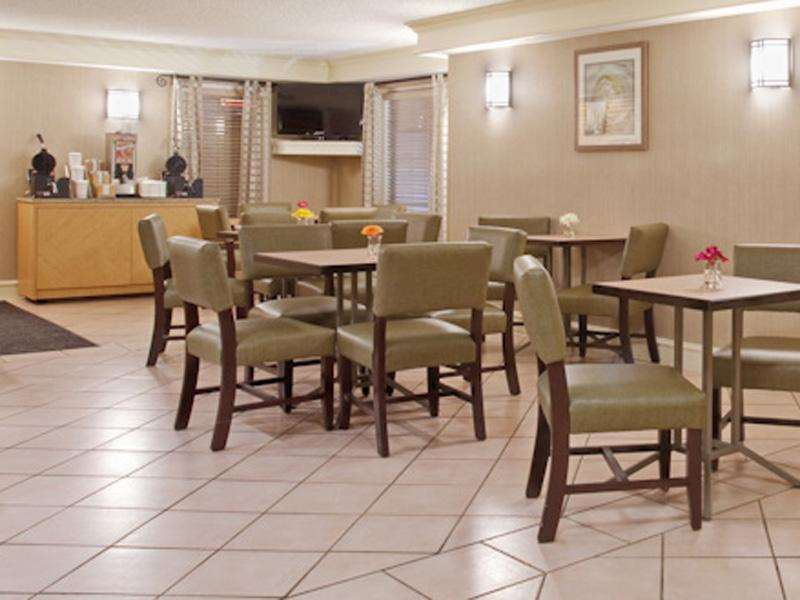 La Quinta Inn by Wyndham Denver Central - photo 11