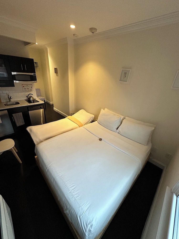 East Village Hotel - photo 17