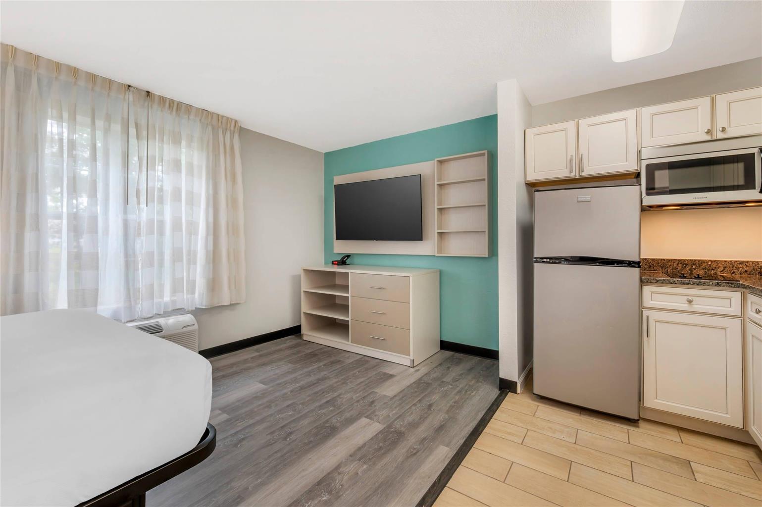 MainStay Suites Sterling near Dulles Town Center - photo 22