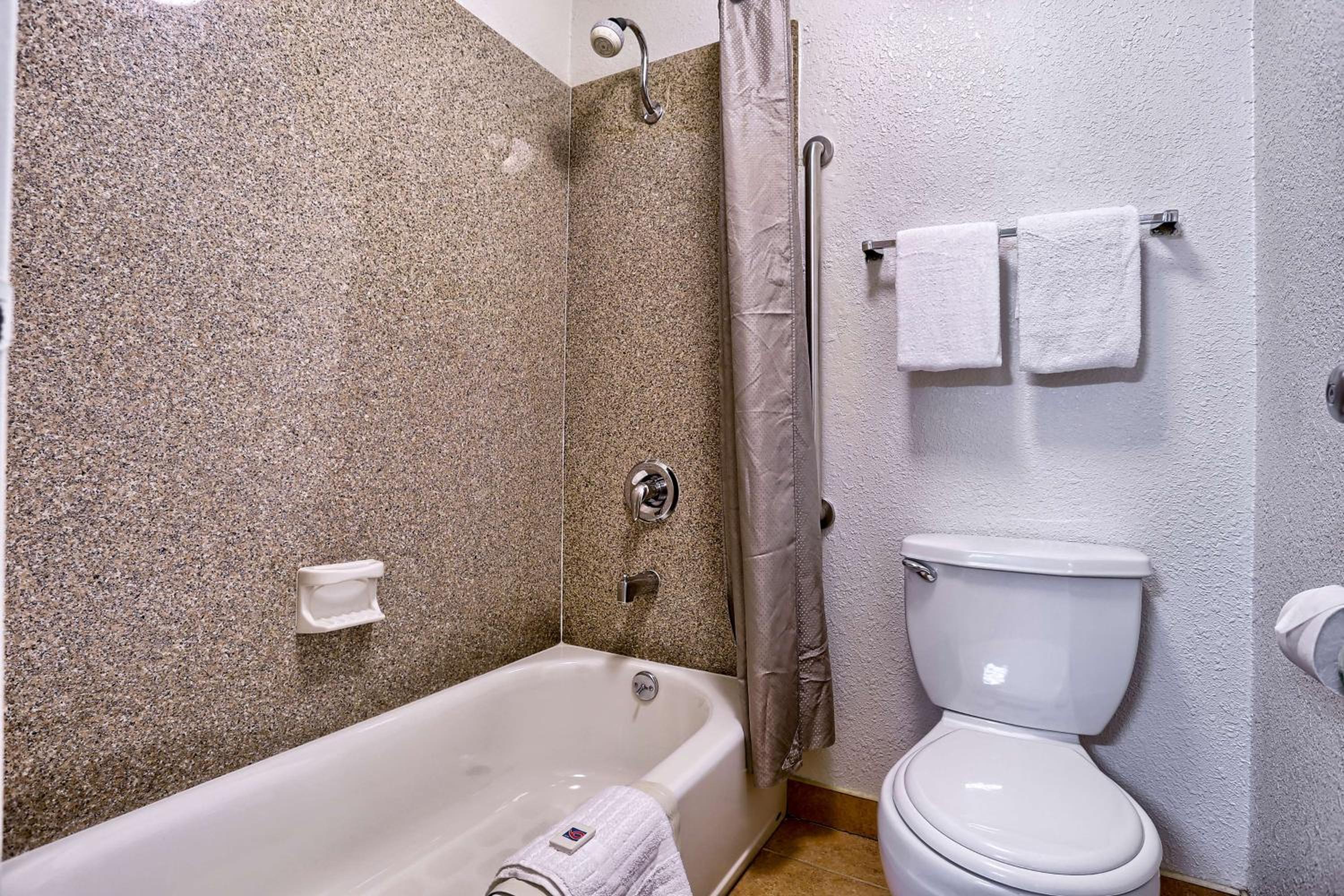 Cathedral Hill Hotel - photo 24