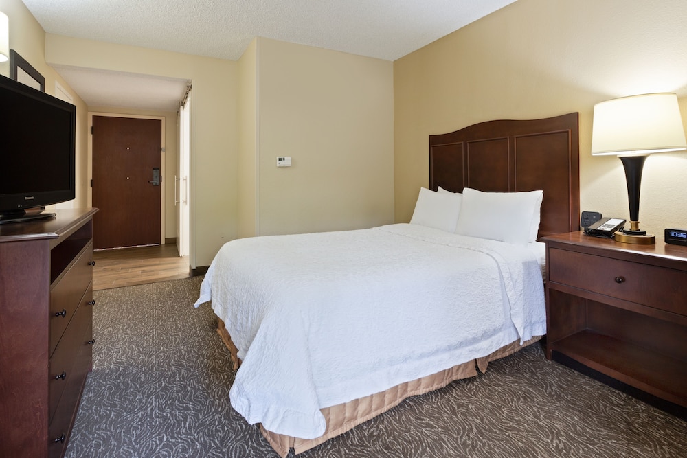 Hampton Inn Tampa International Airport Westshore - photo 16