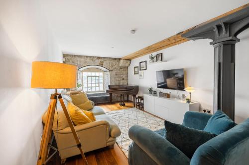 Luxury 2 bed Apartment in historic Royal William Yard — 4-Star Luxury Hotel in Plymouth, United Kingdom