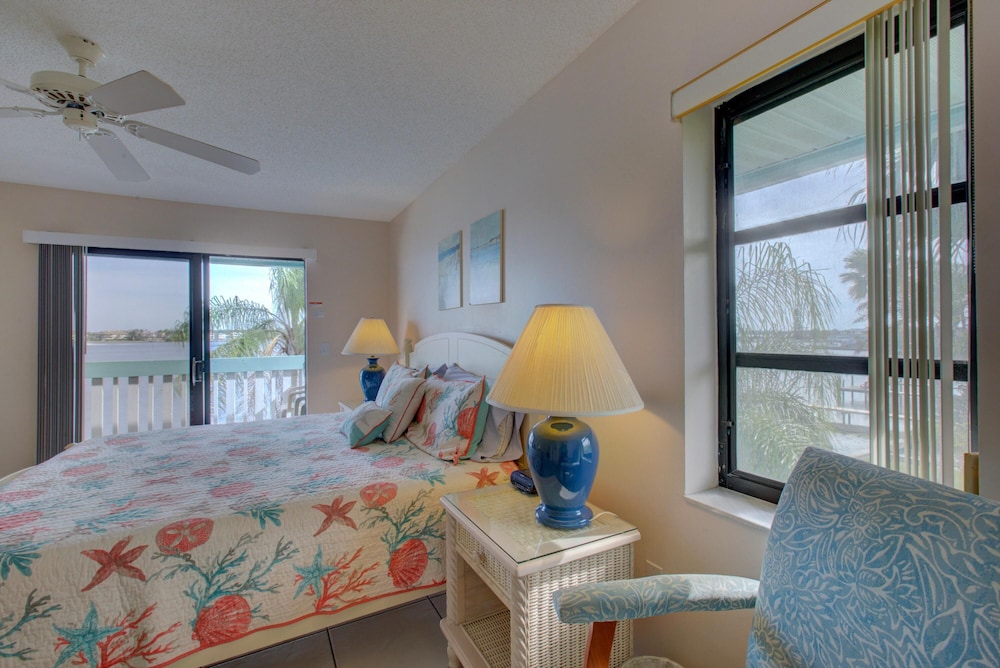 Beach Palms 6B by Anna Maria - photo 9