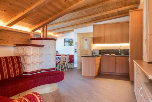 Villa Doris — 4-Star Luxury Hotel in Canazei, Italy