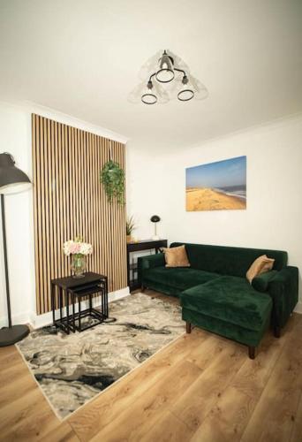 Spacious Sleeps 5 Garden Close To Sea — 4-Star Luxury Hotel in Great Yarmouth, United Kingdom