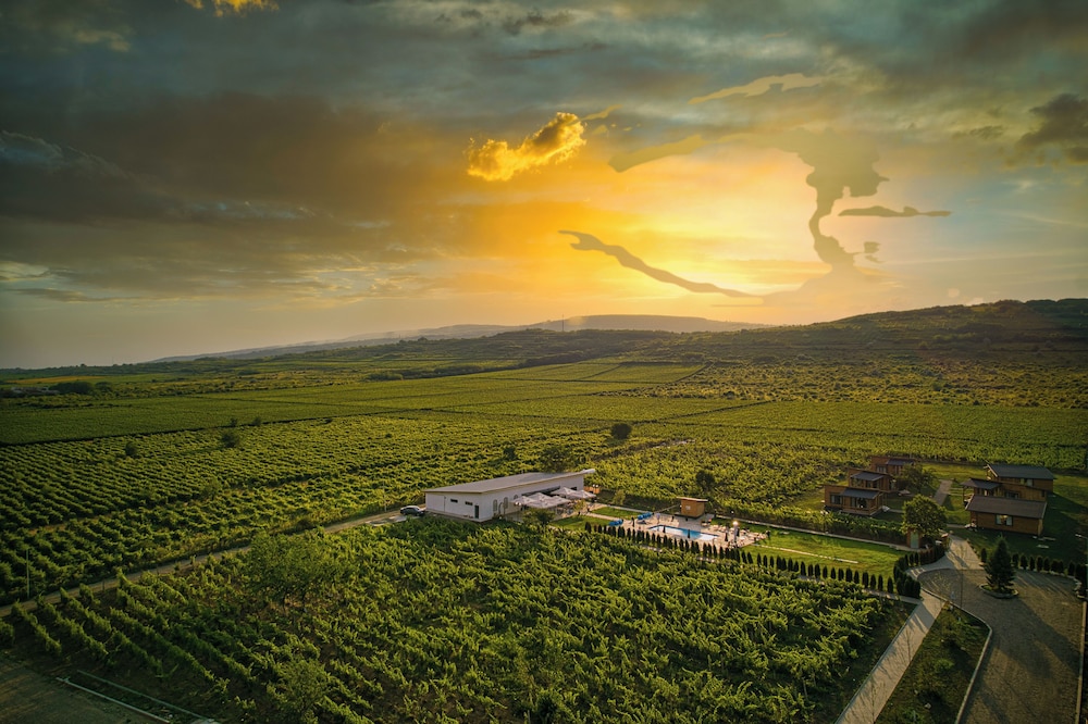 Shurra - carbon neutral hotel in Merei