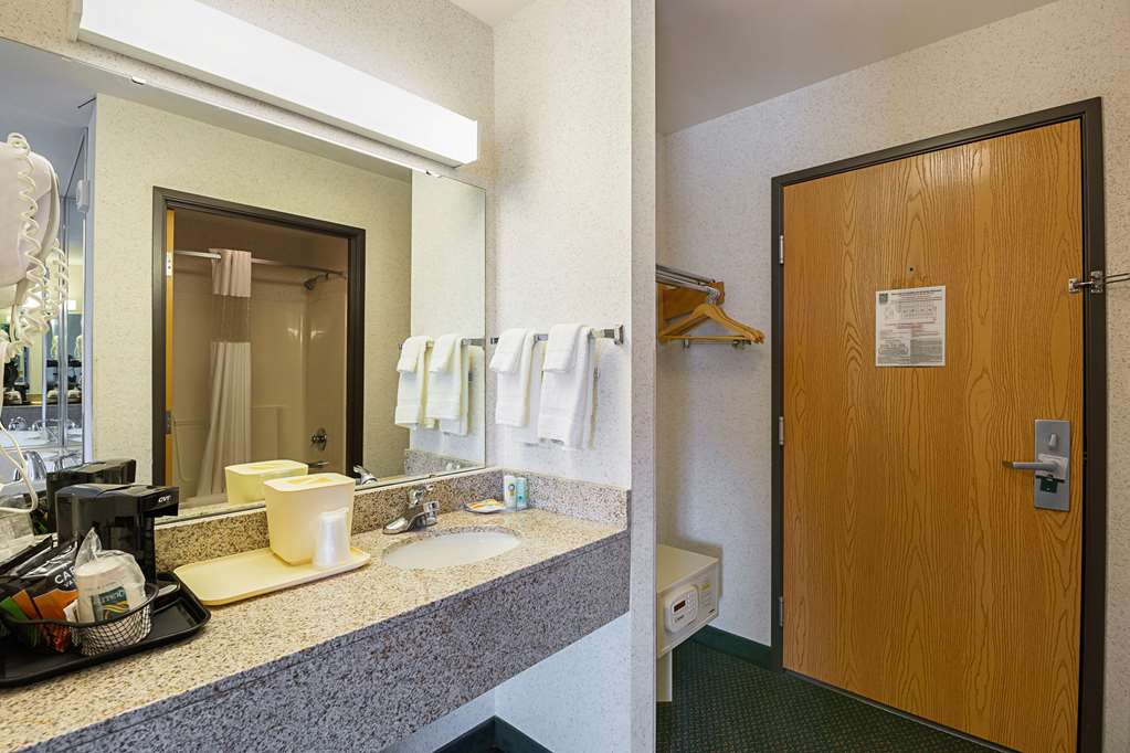 Quality Inn & Suites Belmont Platteville - photo 22