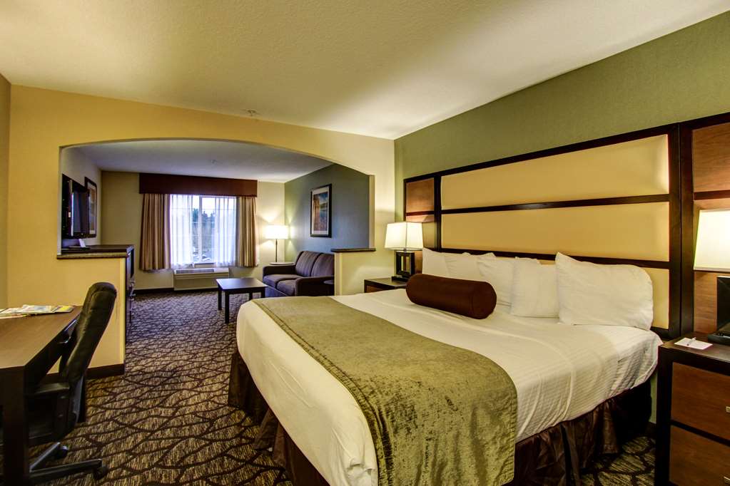 Best Western Plus Vancouver Mall Dr. Hotel & Suites - photo 17