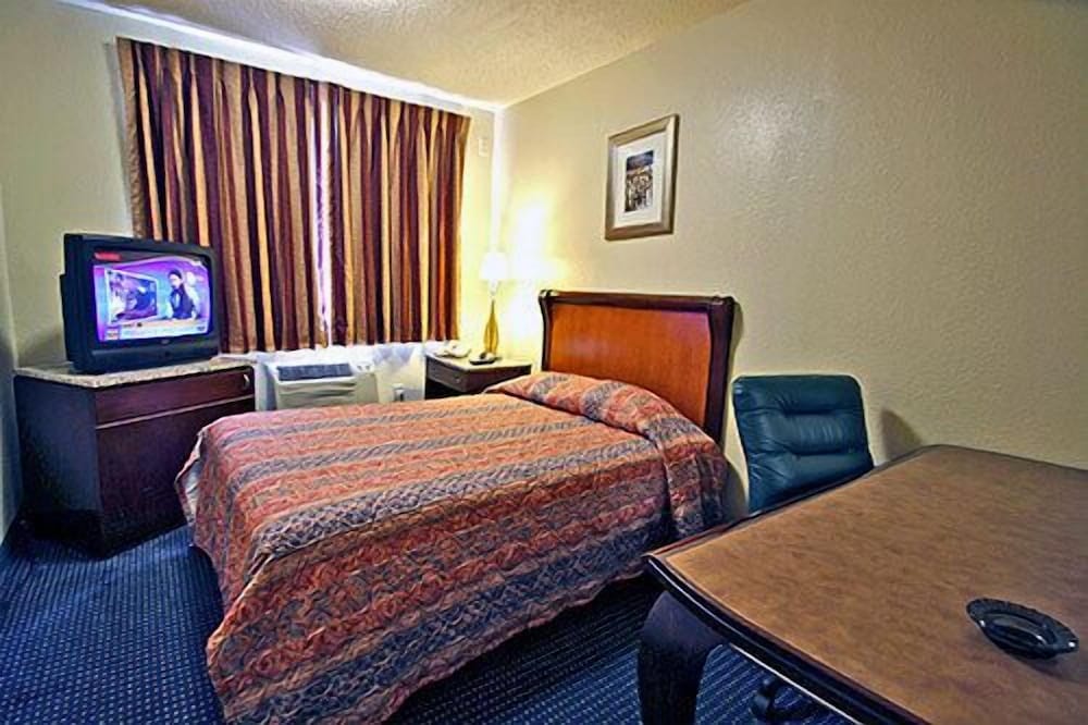 Motel6 Washington DC Convention Center - photo 18