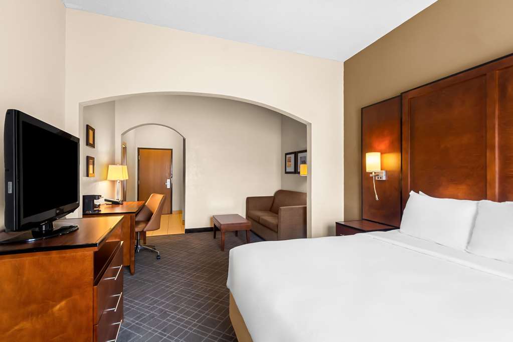 Comfort Suites Vincennes - photo 10