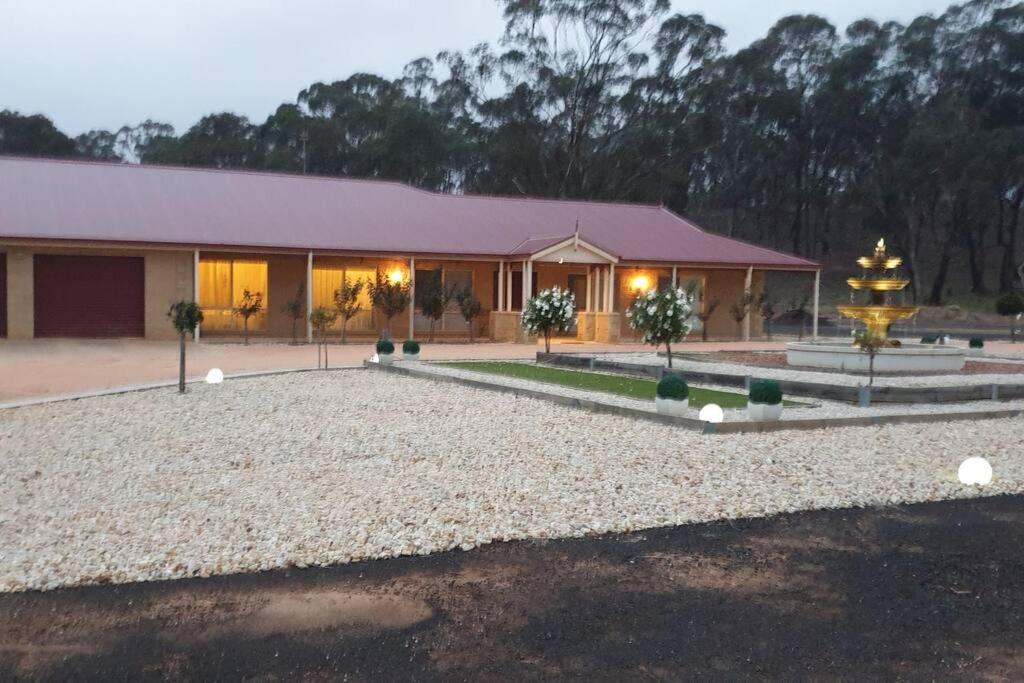 Alma Retreat King Bed Family Pet Friendly — hotel in Maryborough