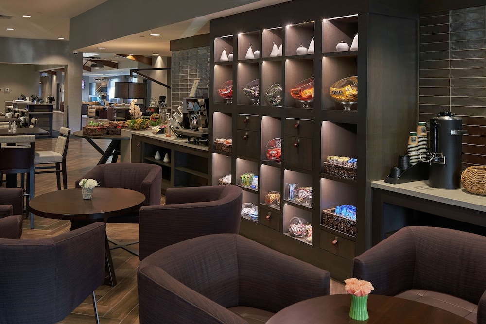 Hilton Cincinnati Airport - photo 29
