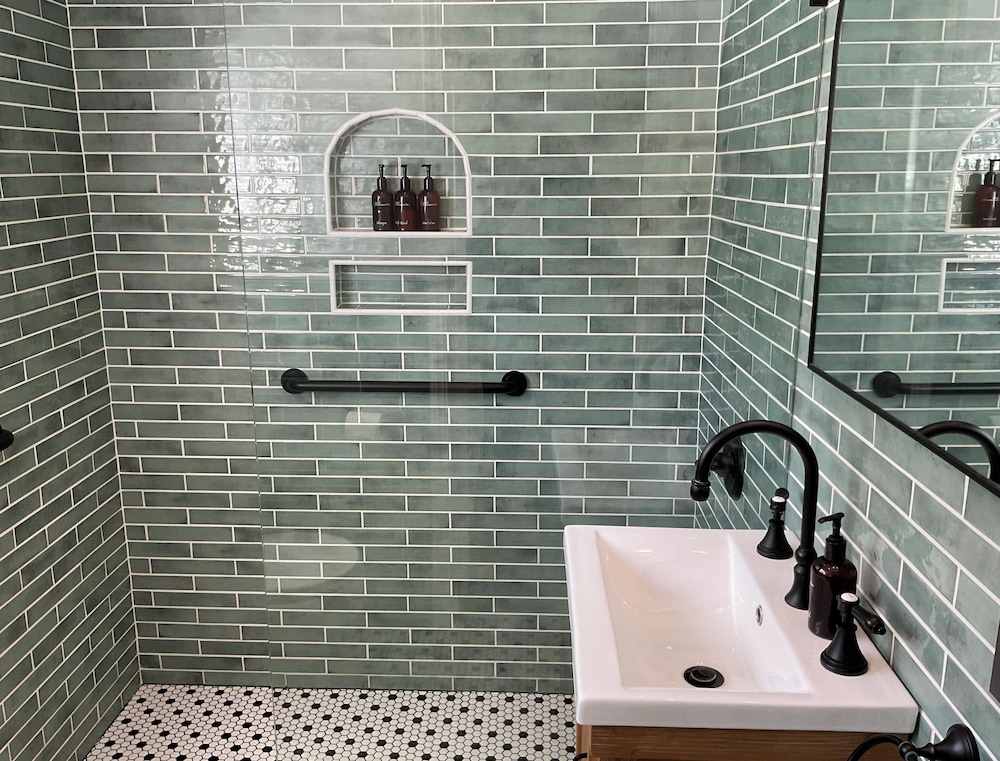 Carmel Green Lantern Inn - photo 82