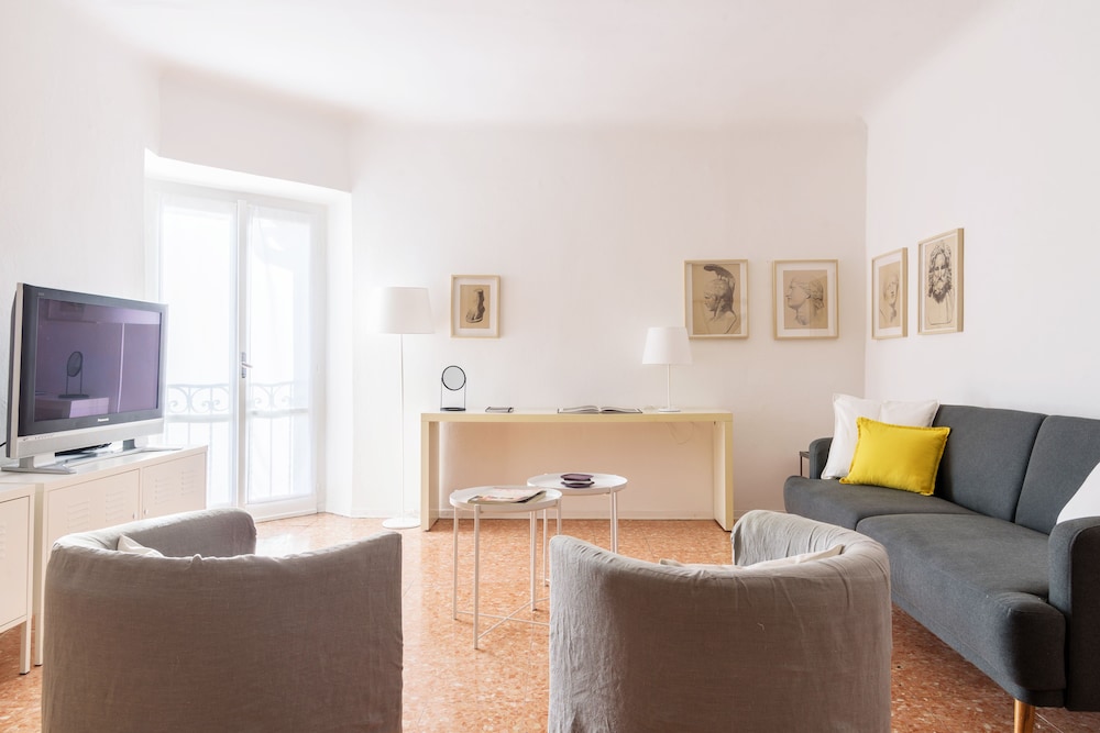 Siri Master Guest apartment — 4-Star Luxury Hotel in Milan, Italy