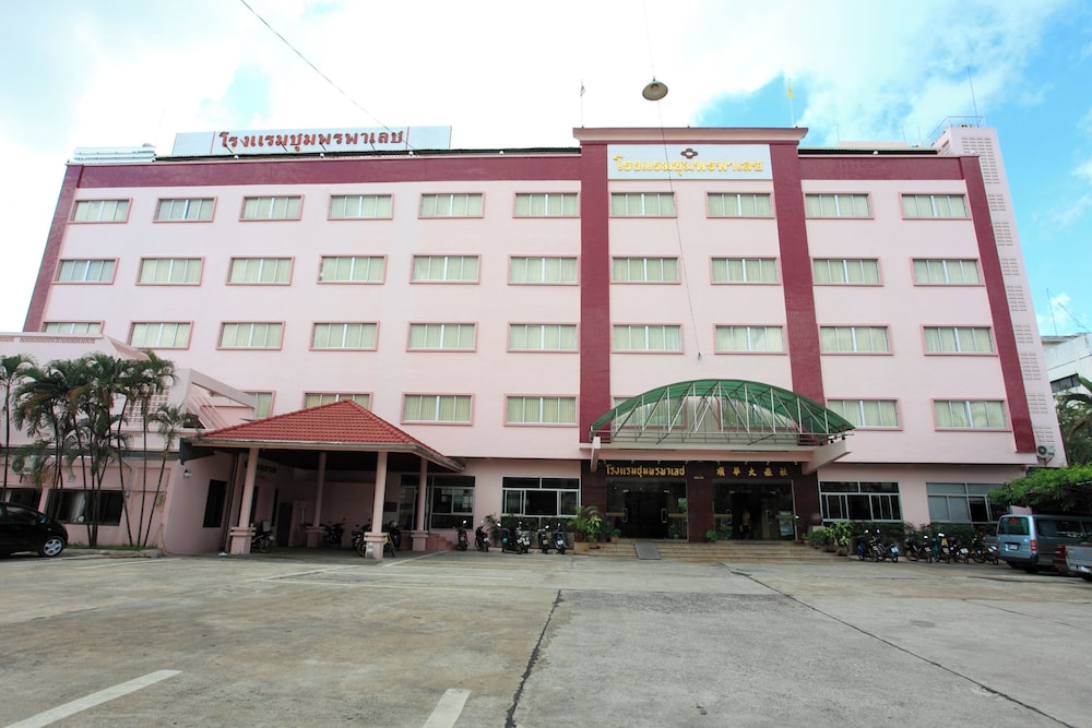 Chumphon Palace Hotel in Chumphon, Thailand