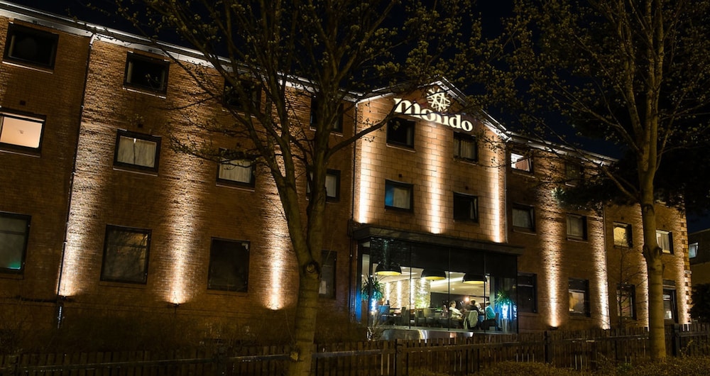 Mondo Hotel — hotel in Coatbridge