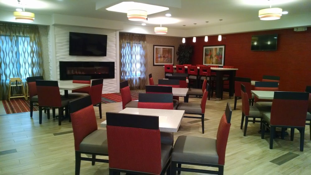 Holiday Inn Express Cloverdale by IHG - photo 61