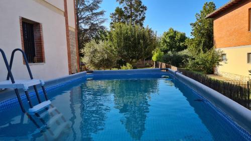Val D'orcia Deluxe 2 Raffinata Casa Immersa Nel Verde Con Wifi Giardino E Parcheggio — 4-Star Luxury Hotel in Montalcino, Italy
