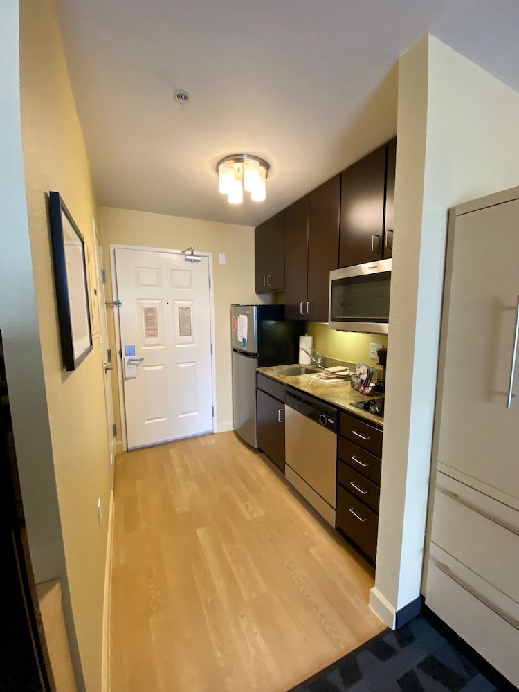 Towneplace Suites by Marriott Broken Arrow - photo 28