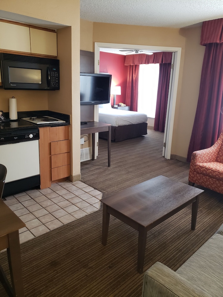 Affordable Suites of America Detroit Warren - photo 16