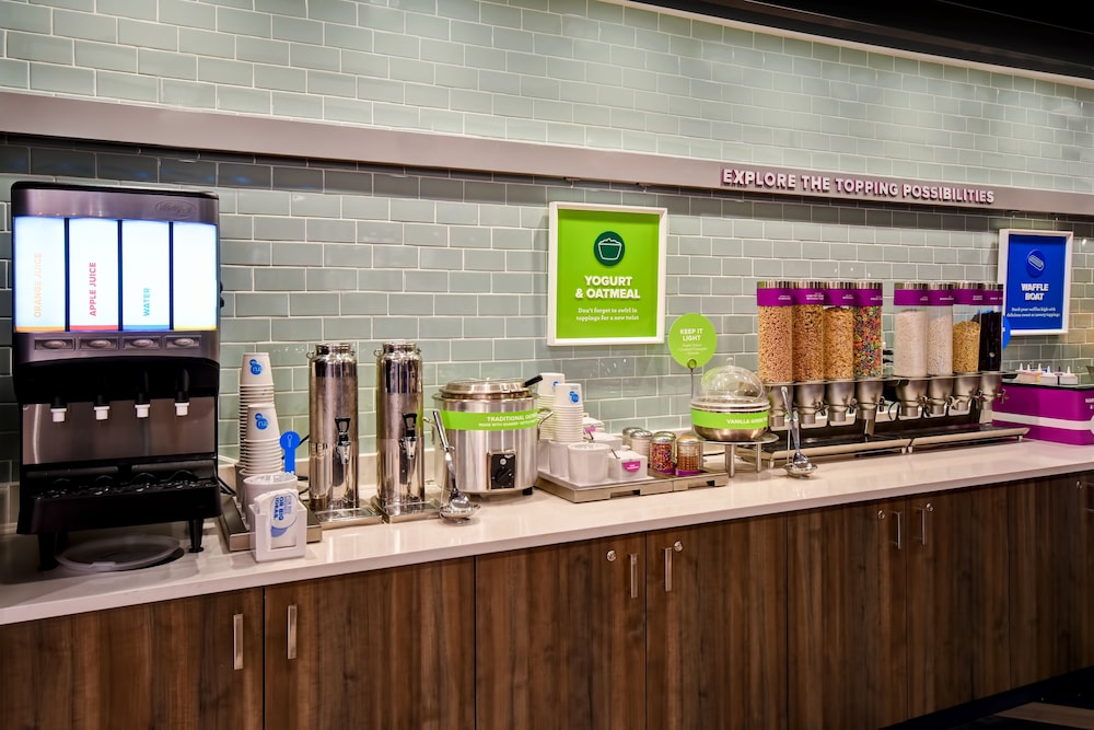 Tru by Hilton Sterling Heights Detroit - photo 32