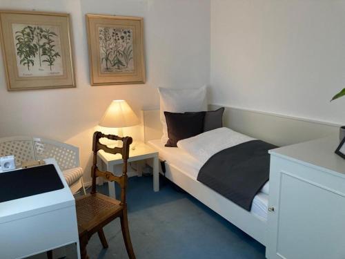 Schönes Zimmer in guter Lage in Aalen Unterkochen - last minute hotel in Unknown City