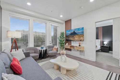 1BR Escape w Parking Near Temple Sq & Delta Ctr — 4-Star Luxury Hotel in Salt Lake City, United States