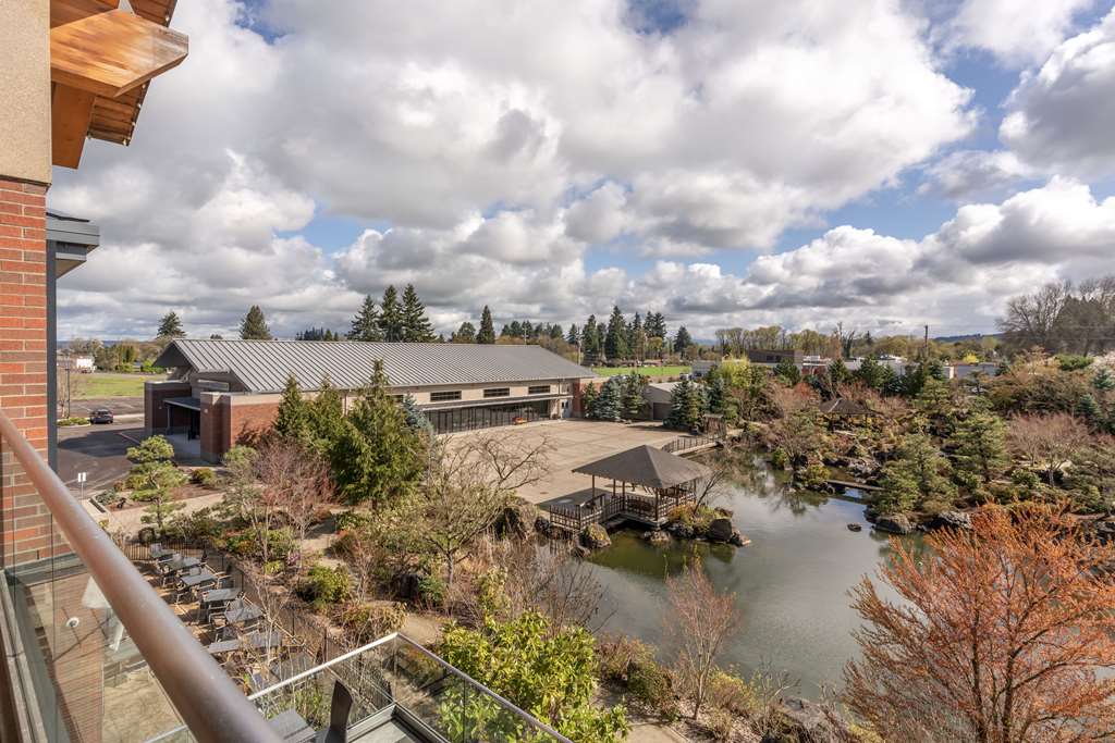 Best Western Premier Boulder Falls Inn - photo 11
