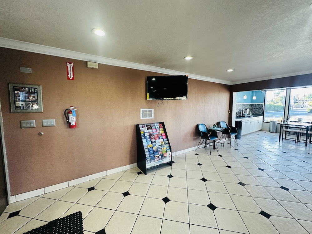 Casa Blanca Hotel and Suites Orange - photo 6