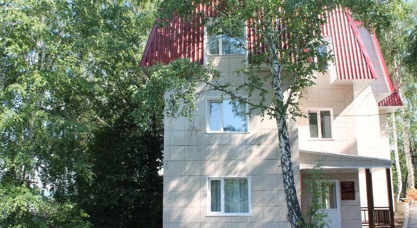 Red Dog Hotel in Gorno-Altaysk, Russia