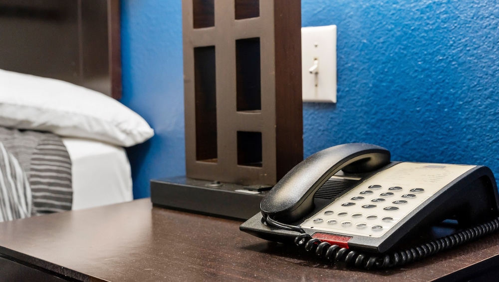 Belmont Inn and Suites - photo 25