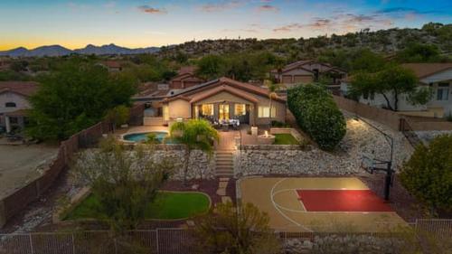 Western Ember Retreat - last minute hotel in Tucson