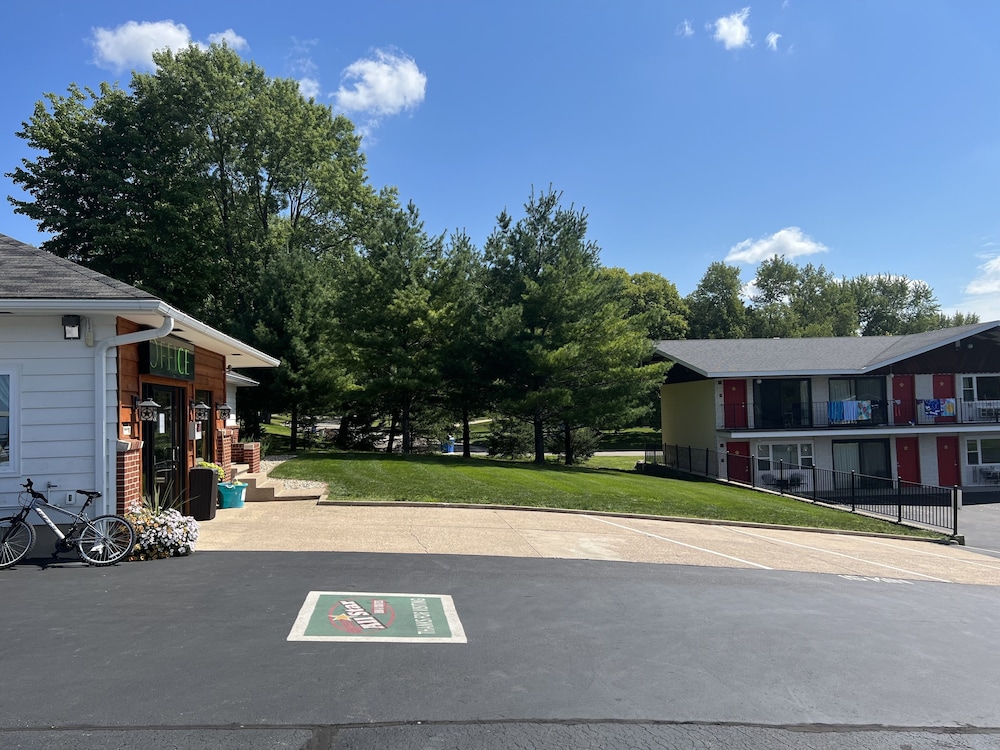 All Star Inn & Suites - photo 405