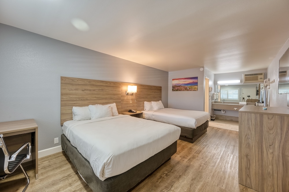 Vagabond Inn San Luis Obispo - photo 15