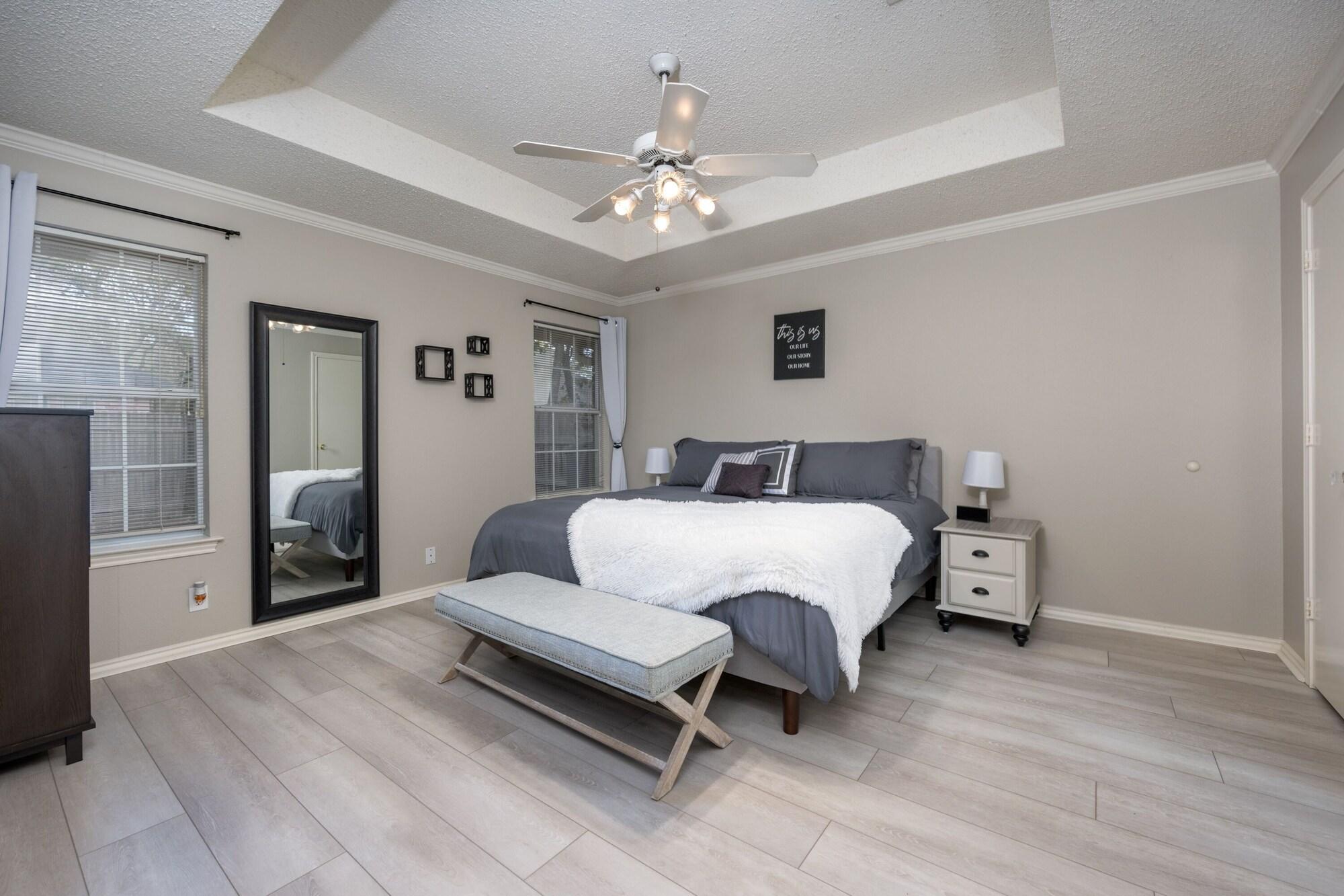 Spacious Brick House 3BR 2BA A — 4-Star Luxury Hotel in Denton, United States
