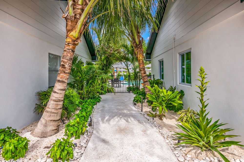 The Retreat at Anna Maria Island Inn - photo 15