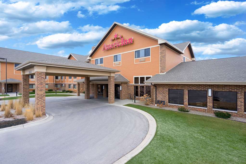 AmericInn by Wyndham Green Bay East - featured photo