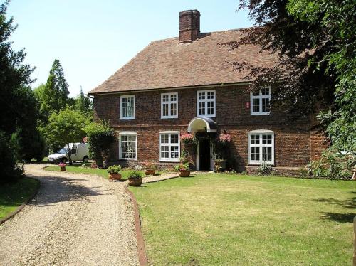 Molland Manor House Self catering — 5-Star Luxury Hotel in Sandwich, United Kingdom