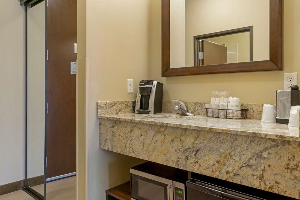Best Western Plus Lacey Inn & Suites - photo 18