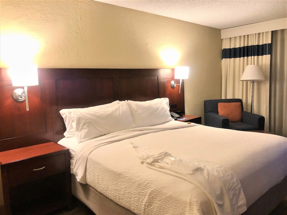 Marin Hilltop Hotel - photo 11