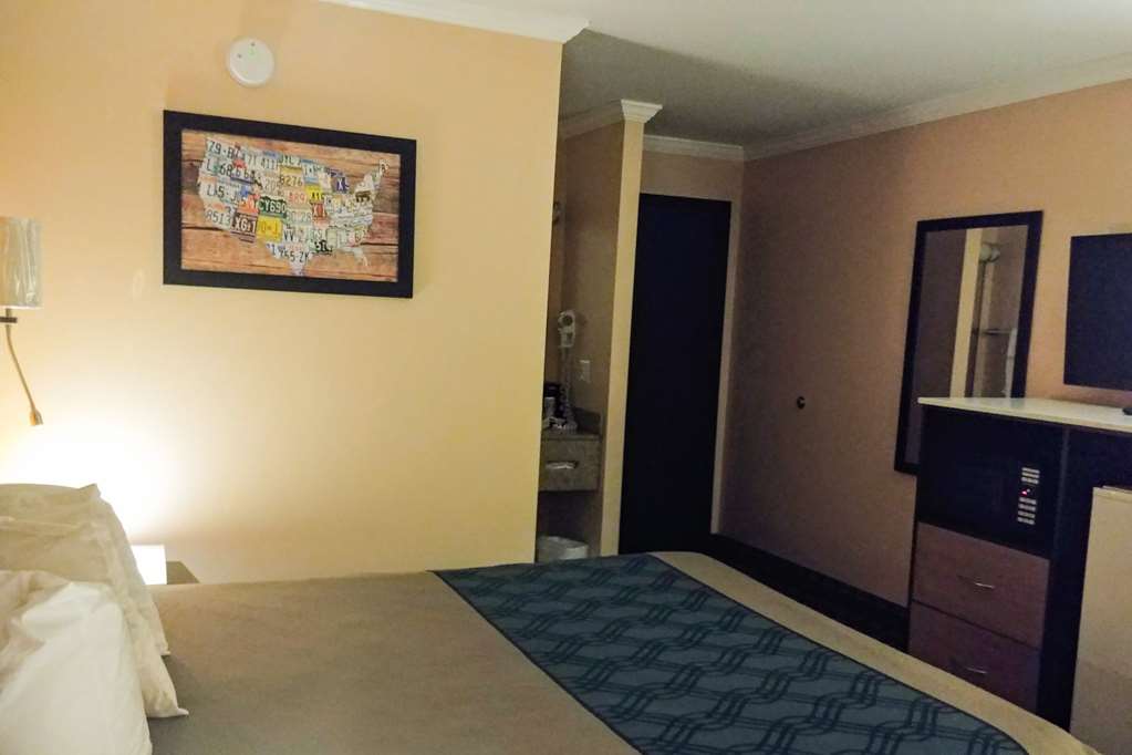 Econo Lodge Milldale Southington - photo 27