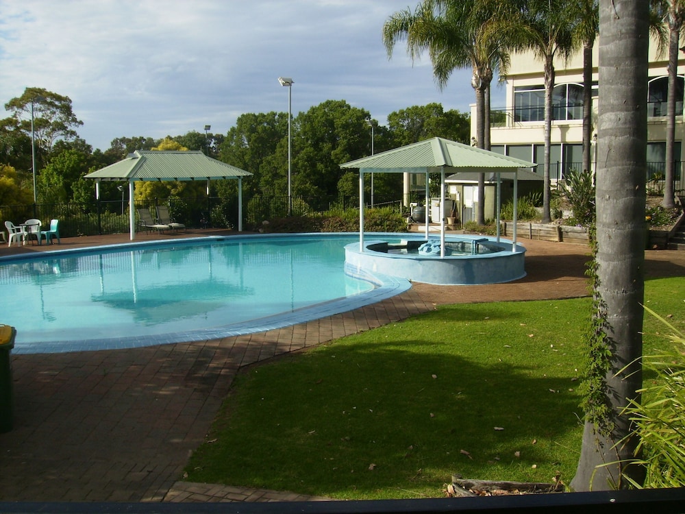 Lakeview Villas 10397948 — Albury