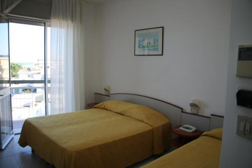 Hotel Boston — Alba Adriatica — photo 3