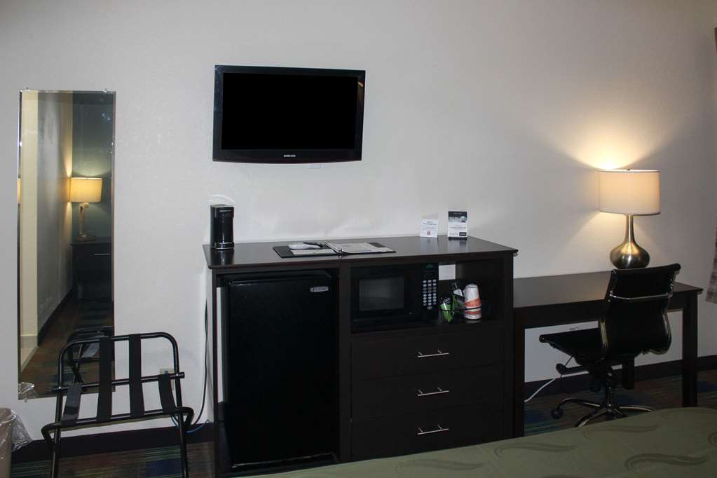 Quality Inn North Vernon near Hwy 50 - photo 13