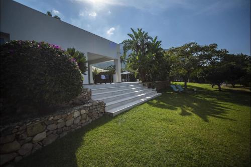 Villa Corallo — 4-Star Luxury Hotel in Cinisi, Italy