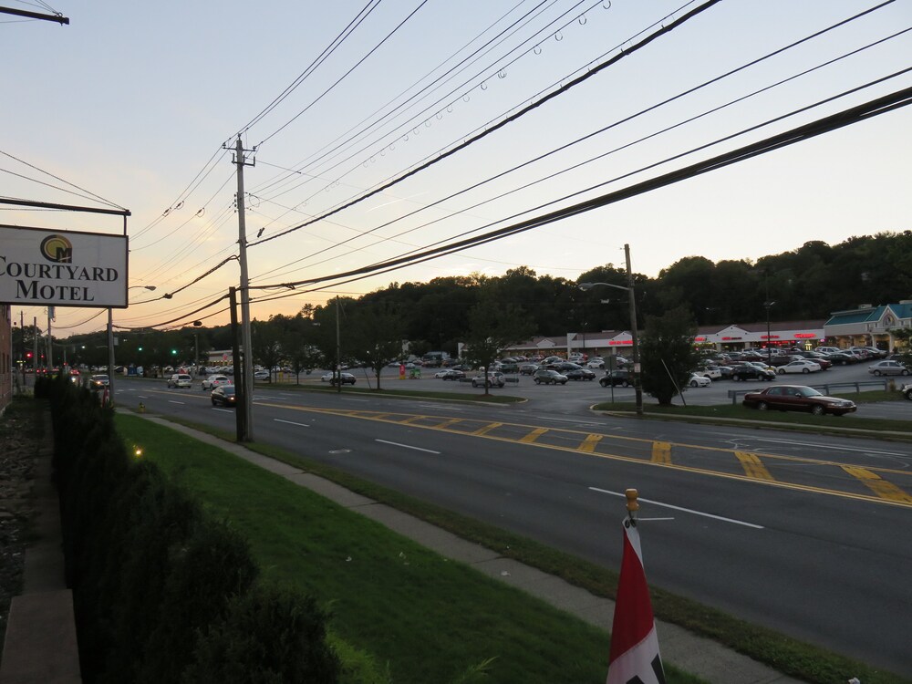 Central Motel Court Yard - photo 132