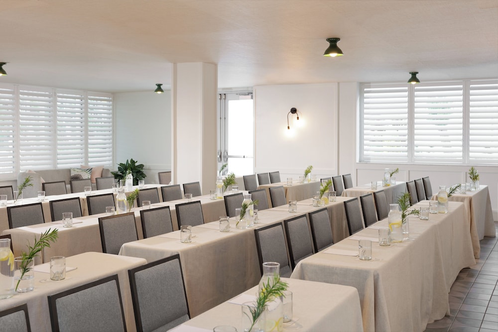 Kimpton Surfcomber Hotel by IHG - photo 101